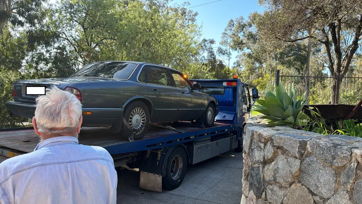 1999 Jaguar XJ8 removed in Greenmount
